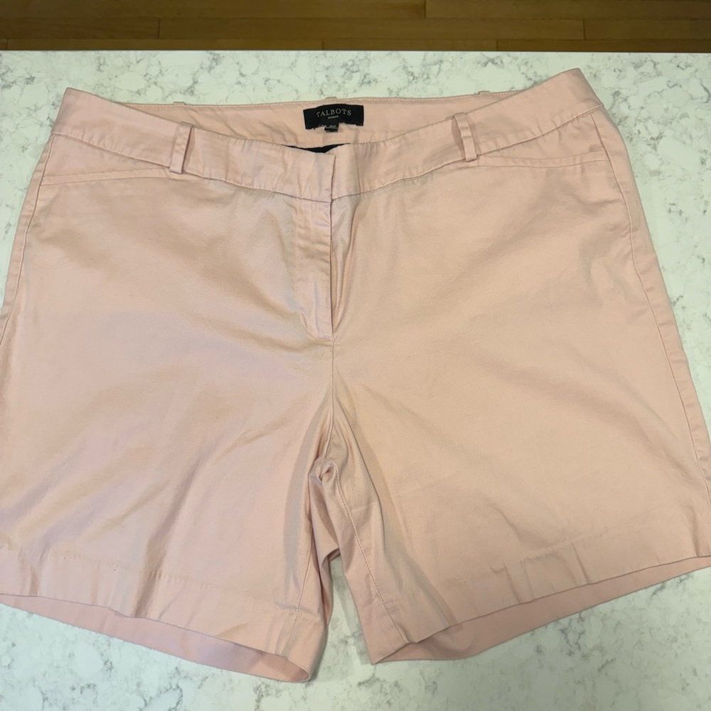 Minimal wear Talbot’s women’s shorts